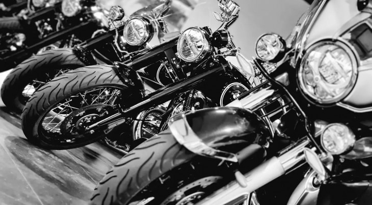 R 18 Transcontinental in de showroom bij Simako BDM in Elst