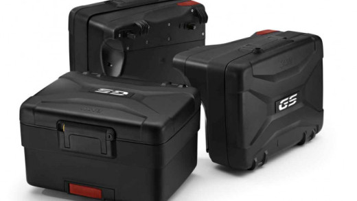 Zwarte BMW Motor Kofferset K80, een populair accessoire verkrijgbaar bij Simako BDM de beste BMW motorzaak in Gelderland.