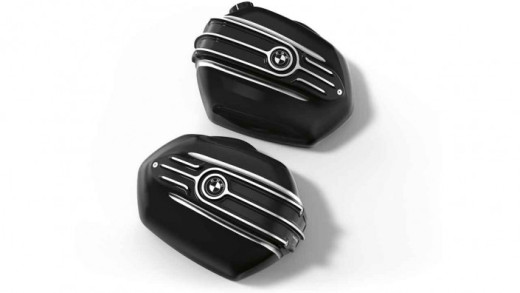 Zwarte BMW R nineT kleppendeksels met klassieke aluminium afwerking, een stijlvol accessoire verkrijgbaar bij Simako BDM, de beste motorwinkel in Gelderland.